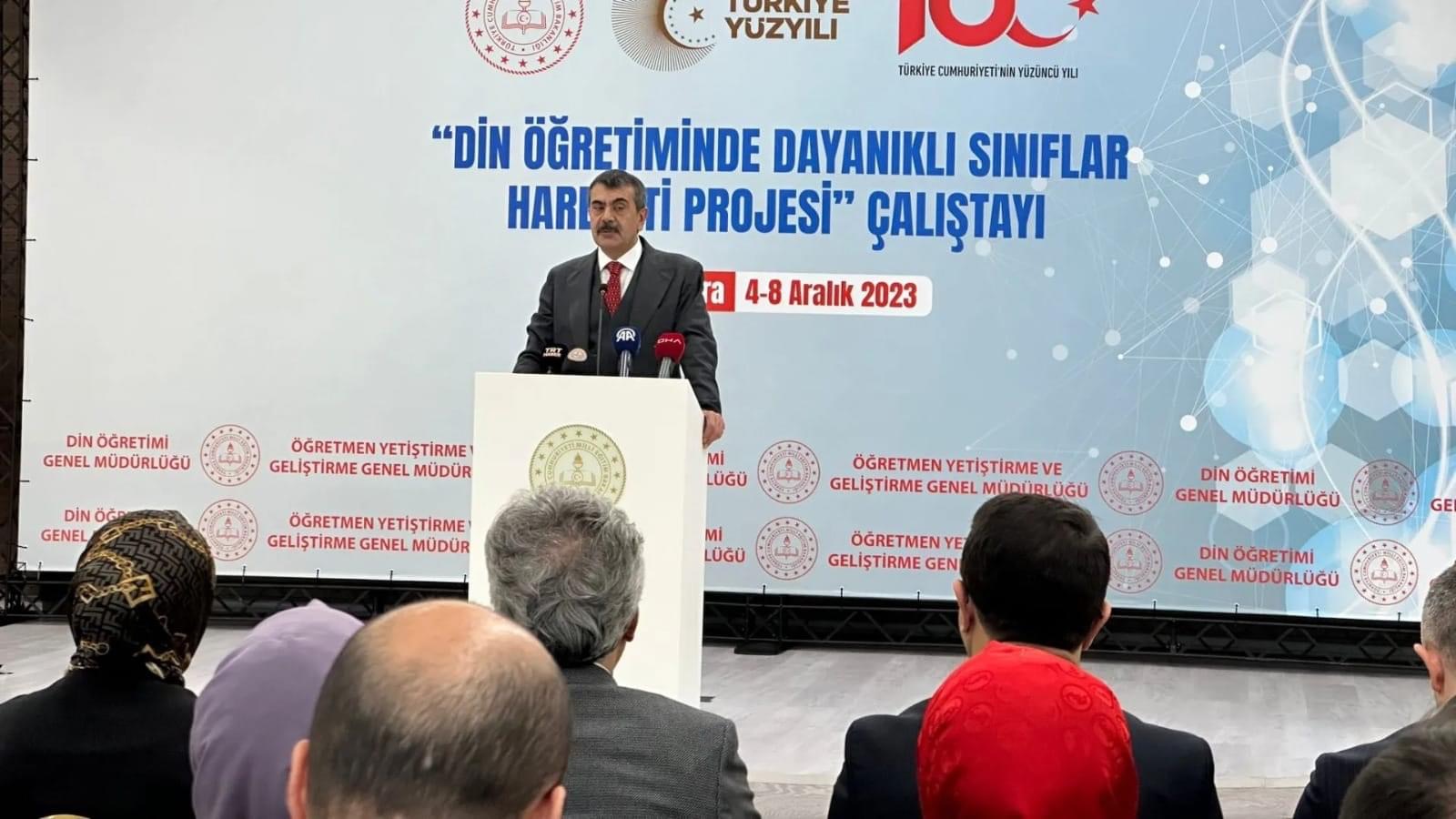 AKP’giller’in Ortaçağcı Faşist Din Devleti’ne gidişinin adımları, AKP’giller’in Eğitim Bakanlığı eliyle hızlandırılıyor!
